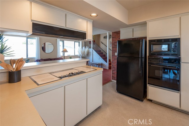 728 13th Street, Manhattan Beach, California 90266, 3 Bedrooms Bedrooms, ,2 BathroomsBathrooms,Residential,Sold,13th,SB21113806