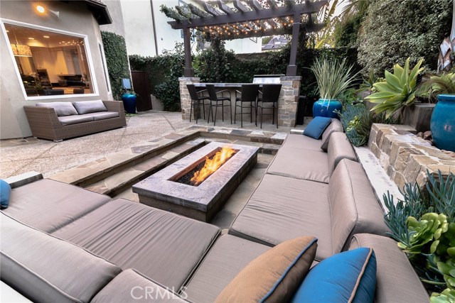 591 26th Street, Manhattan Beach, California 90266, 5 Bedrooms Bedrooms, ,3 BathroomsBathrooms,Residential,Sold,26th,SB20016048