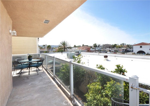 231 Francisca Avenue, Redondo Beach, California 90277, 4 Bedrooms Bedrooms, ,2 BathroomsBathrooms,Residential,Sold,Francisca,SB19047417