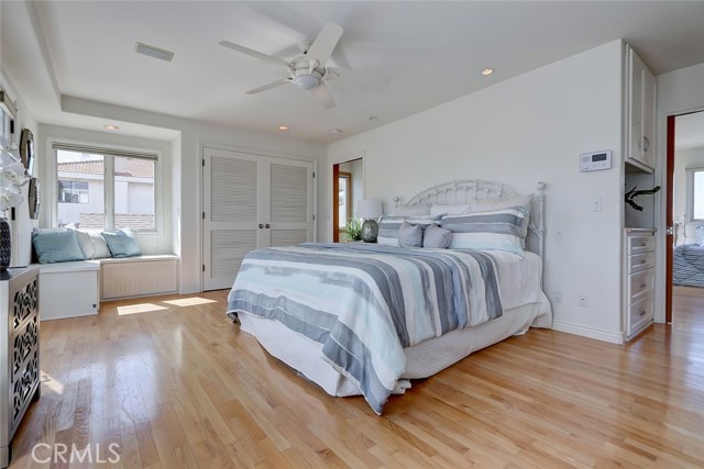 1057 8th Place, Hermosa Beach, California 90254, 5 Bedrooms Bedrooms, ,3 BathroomsBathrooms,Residential,Sold,8th,SB19212583