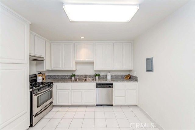 1 Bed Home for Sale in Beverly Hills, California