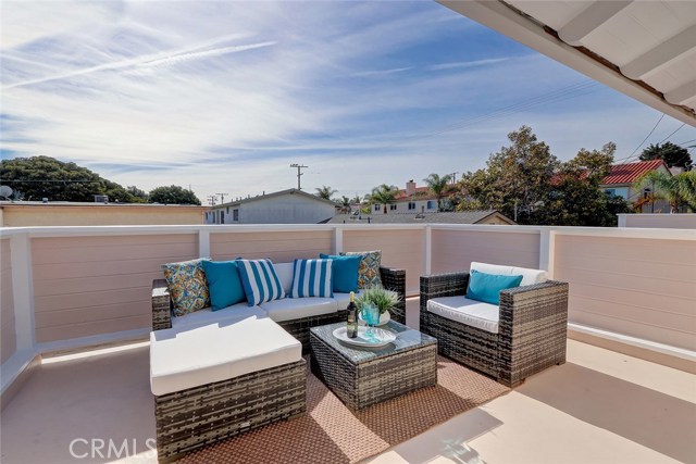 2300 Carnegie Lane, Redondo Beach, California 90278, 3 Bedrooms Bedrooms, ,2 BathroomsBathrooms,Residential,Sold,Carnegie,SB18281949
