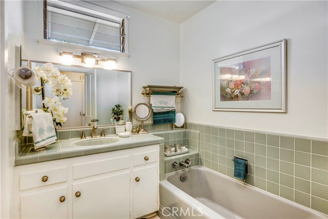 2903 Inglewood Avenue, Redondo Beach, California 90278, 3 Bedrooms Bedrooms, ,3 BathroomsBathrooms,Residential,Sold,Inglewood,SB17088747
