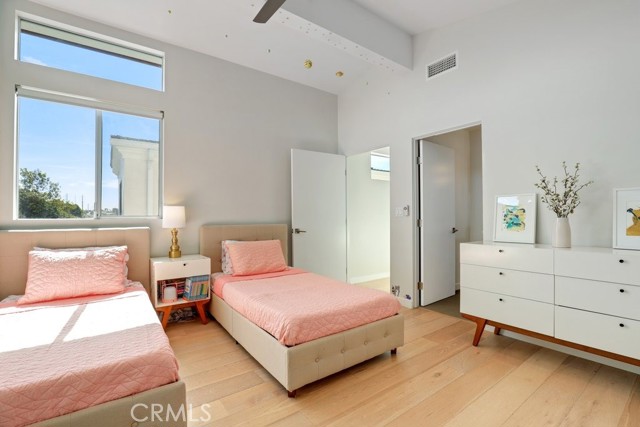 720 Rosecrans Avenue, Manhattan Beach, California 90266, 4 Bedrooms Bedrooms, ,3 BathroomsBathrooms,Residential,Sold,Rosecrans,PW21110961