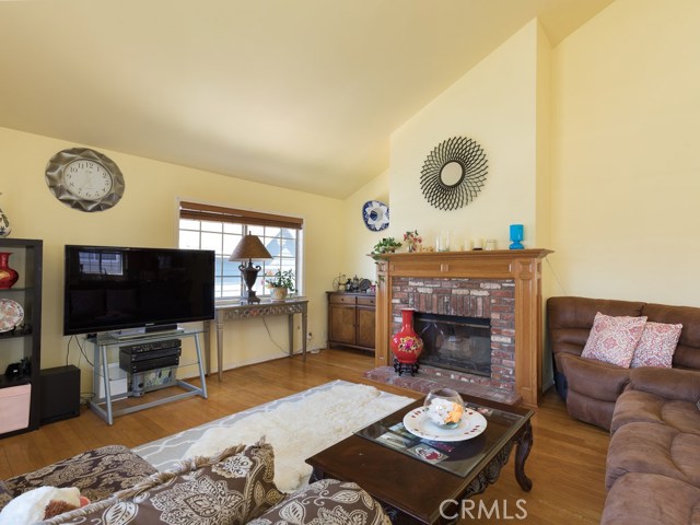 1835 Rockefeller Lane, Redondo Beach, California 90278, 3 Bedrooms Bedrooms, ,2 BathroomsBathrooms,Residential,Sold,Rockefeller,SB18189951