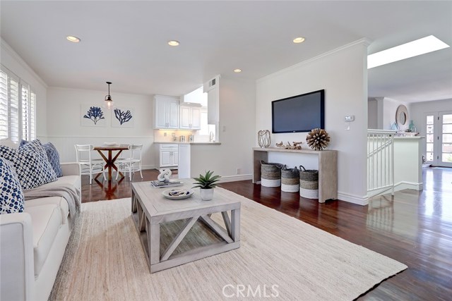 13 Laurel, Manhattan Beach, California 90266, 3 Bedrooms Bedrooms, ,1 BathroomBathrooms,Residential,Sold,Laurel,SB19057635