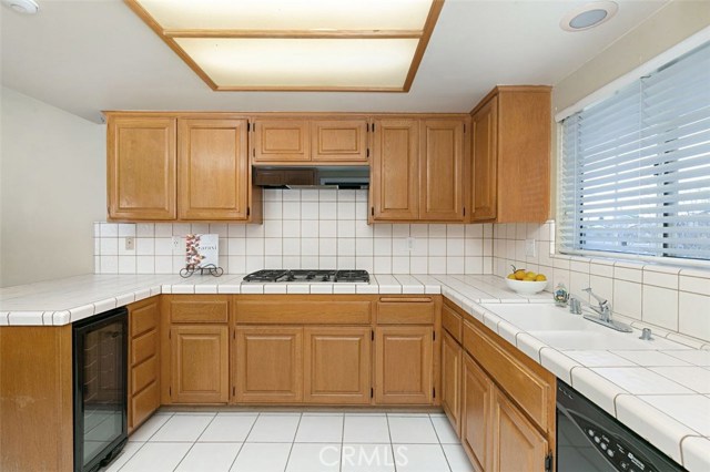 2715 Grant Avenue, Redondo Beach, California 90278, 3 Bedrooms Bedrooms, ,2 BathroomsBathrooms,Residential,Sold,Grant,SB20048307