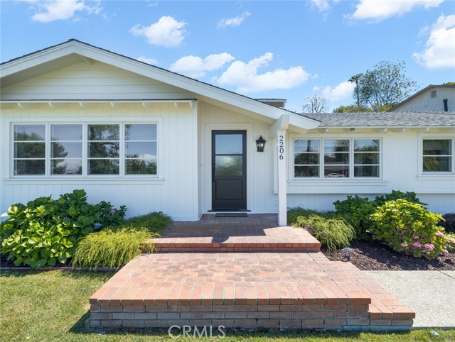 2206 Estribo Drive, Rolling Hills Estates, California 90274, 5 Bedrooms Bedrooms, ,2 BathroomsBathrooms,Residential,Sold,Estribo,PV21112421