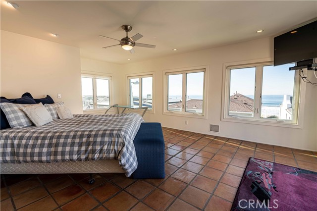 113 30th Place, Manhattan Beach, California 90266, 2 Bedrooms Bedrooms, ,2 BathroomsBathrooms,Residential,Sold,30th,SB21040269