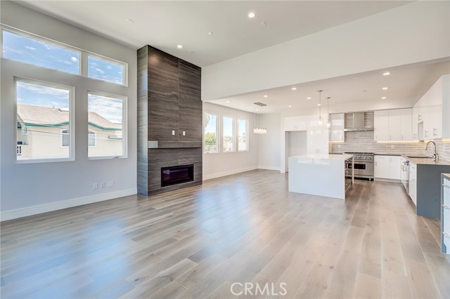 1922 Vanderbilt Lane, Redondo Beach, California 90278, 5 Bedrooms Bedrooms, ,5 BathroomsBathrooms,Residential,Sold,Vanderbilt,PV19214347