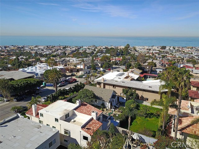 939 1st Street, Manhattan Beach, California 90266, 4 Bedrooms Bedrooms, ,4 BathroomsBathrooms,Residential,Sold,1st,SB17057614