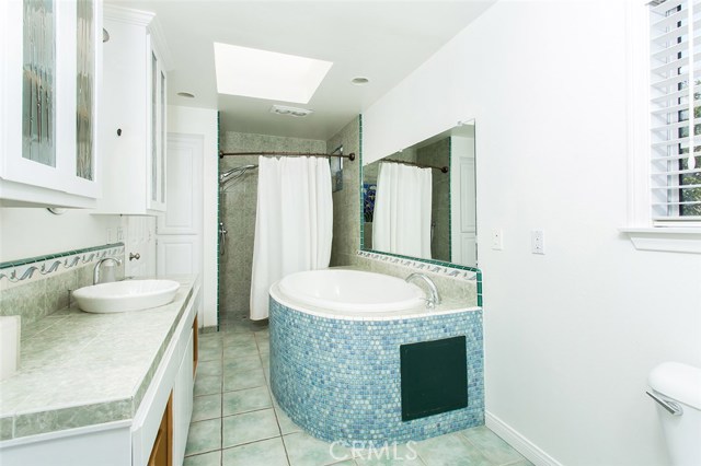 2706 Carnegie Lane, Redondo Beach, California 90278, 3 Bedrooms Bedrooms, ,2 BathroomsBathrooms,Residential,Sold,Carnegie,SB18145376
