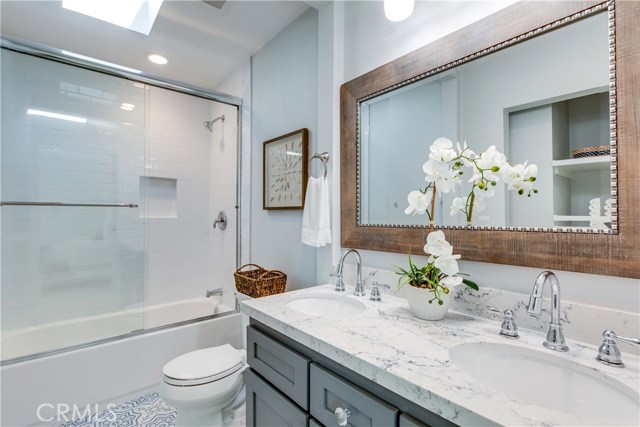 Full master bathroom