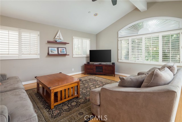 Light & Bright Living Area Light & Bright Living Area