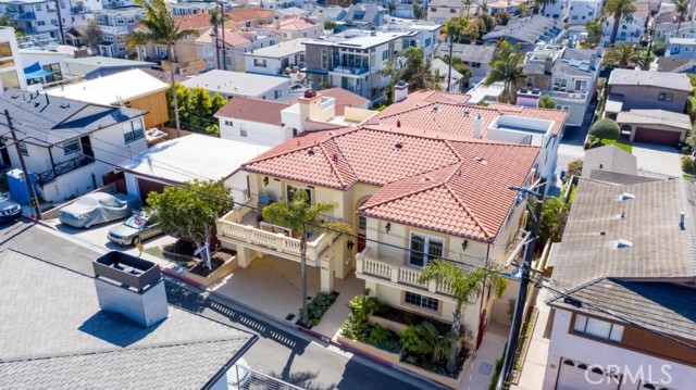 952 8th Street, Hermosa Beach, California 90254, 4 Bedrooms Bedrooms, ,3 BathroomsBathrooms,Residential,Sold,8th,SB20164788