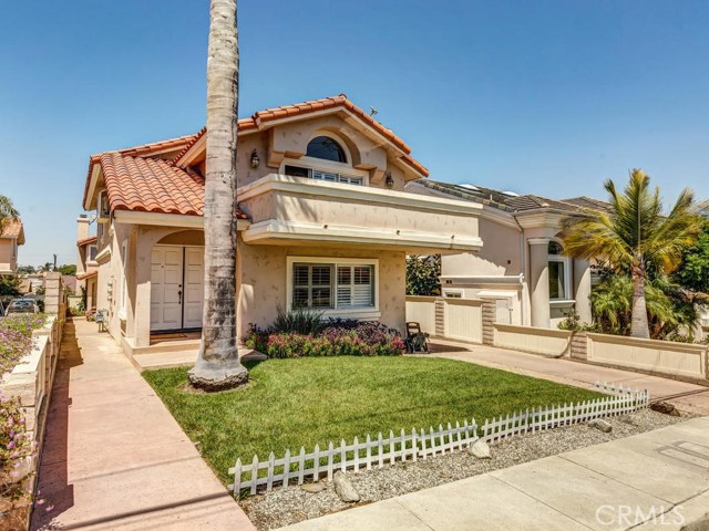 1715 Clark Lane, Redondo Beach, California 90278, 3 Bedrooms Bedrooms, ,1 BathroomBathrooms,Residential,Sold,Clark,SB20169351