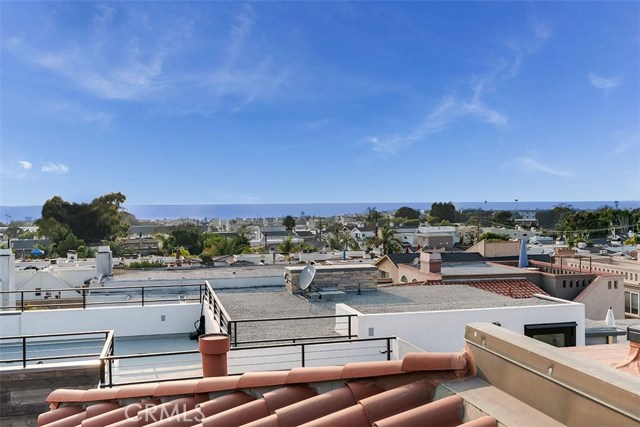 711 1st Place, Hermosa Beach, California 90254, 4 Bedrooms Bedrooms, ,3 BathroomsBathrooms,Residential,Sold,1st,SB20215238