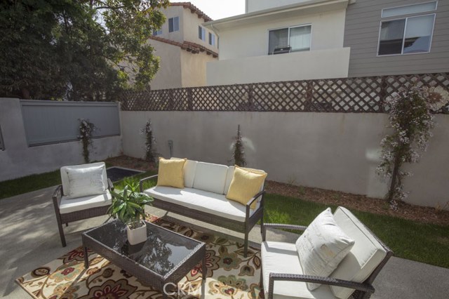 213 Juanita Avenue, Redondo Beach, California 90277, 4 Bedrooms Bedrooms, ,4 BathroomsBathrooms,Residential,Sold,Juanita,SB19068362