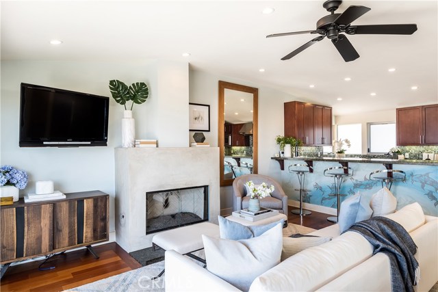 1523 Manhattan Avenue, Hermosa Beach, California 90254, 4 Bedrooms Bedrooms, ,5 BathroomsBathrooms,Residential,Sold,Manhattan,SB18207493