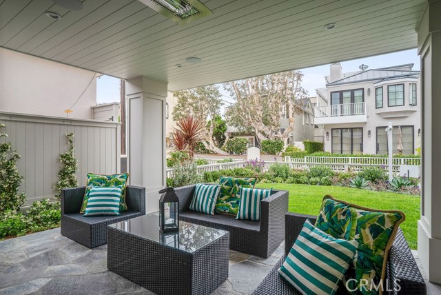 320 7th Street, Manhattan Beach, California 90266, 5 Bedrooms Bedrooms, ,5 BathroomsBathrooms,Residential,Sold,7th,SB19126885