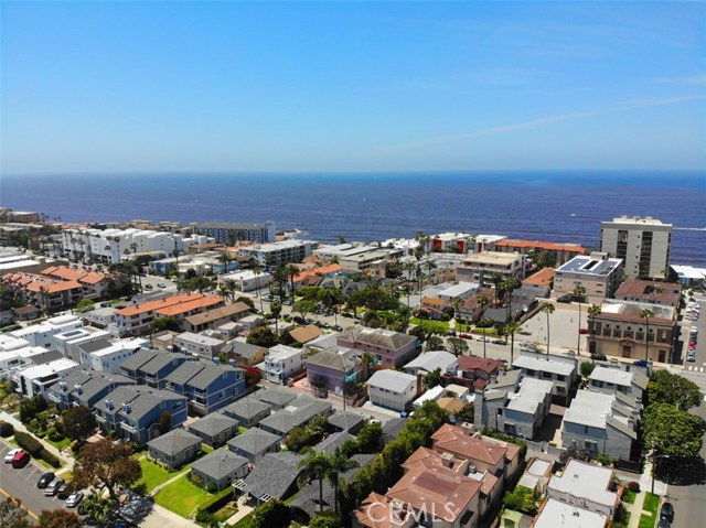 206 Ruby Street, Redondo Beach, California 90277, 2 Bedrooms Bedrooms, ,2 BathroomsBathrooms,Residential,Sold,Ruby,SB20115303