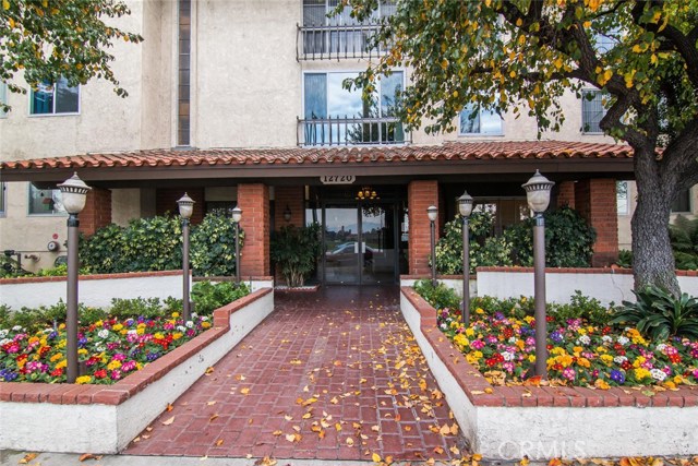 1 Bed Home for Sale in Valley Village, California