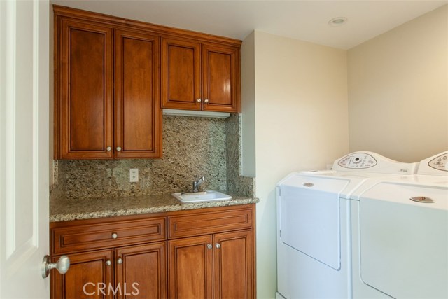 2909 Maple Avenue, Manhattan Beach, California 90266, 5 Bedrooms Bedrooms, ,3 BathroomsBathrooms,Residential,Sold,Maple,SB19265504