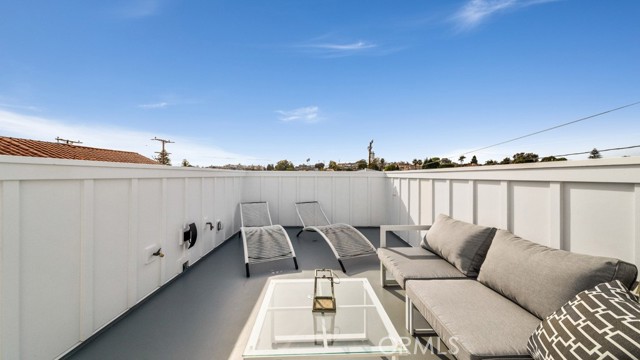 1902 Mathews Ave, Redondo Beach, California 90278, 5 Bedrooms Bedrooms, ,5 BathroomsBathrooms,Residential,Sold,Mathews Ave,PV21055104