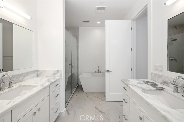 2114 Carnegie Lane, Redondo Beach, California 90278, 5 Bedrooms Bedrooms, ,5 BathroomsBathrooms,Residential,Sold,Carnegie,SB21029728