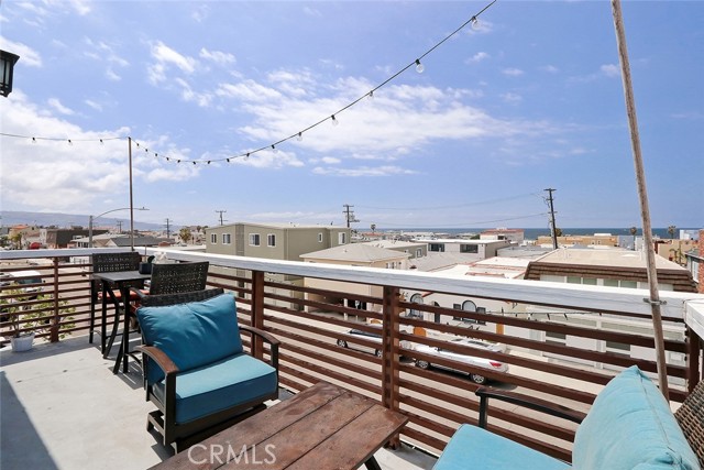 918 Manhattan Avenue, Hermosa Beach, California 90254, 4 Bedrooms Bedrooms, ,6 BathroomsBathrooms,Residential,Sold,Manhattan,SB21087593