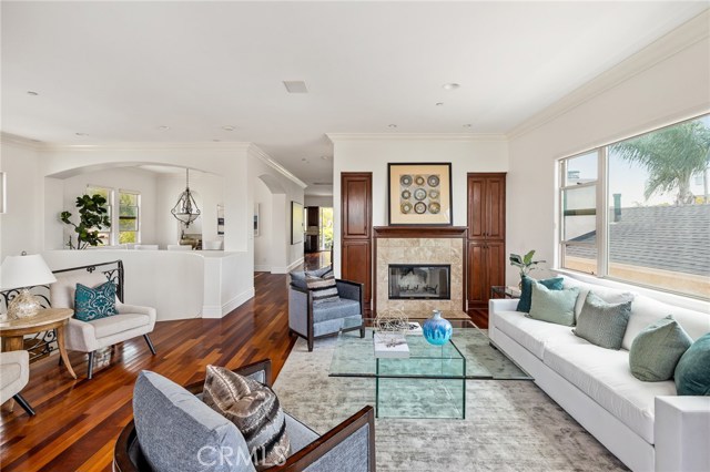 556 Helberta Avenue, Redondo Beach, California 90277, 4 Bedrooms Bedrooms, ,3 BathroomsBathrooms,Residential,Sold,Helberta,SB20115662