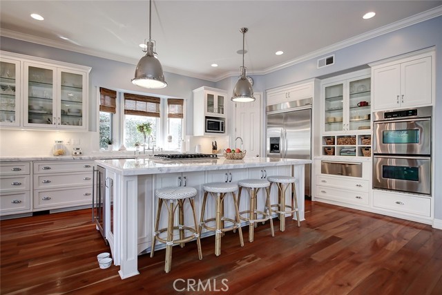 649 26th Street, Manhattan Beach, California 90266, 5 Bedrooms Bedrooms, ,4 BathroomsBathrooms,Residential,Sold,26th,SB21027371