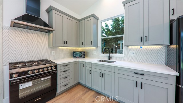 1018 Avenue A, Redondo Beach, California 90277, 6 Bedrooms Bedrooms, ,6 BathroomsBathrooms,Residential,Sold,Avenue A,PV20118056