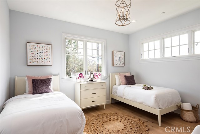 1900 Lynngrove Drive, Manhattan Beach, California 90266, 5 Bedrooms Bedrooms, ,2 BathroomsBathrooms,Residential,Sold,Lynngrove,SB19050815
