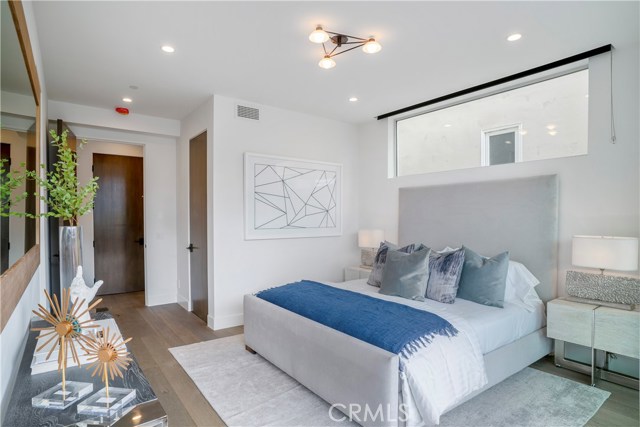 221 1st Street, Manhattan Beach, California 90266, 3 Bedrooms Bedrooms, ,3 BathroomsBathrooms,Residential,Sold,1st,SB19034815