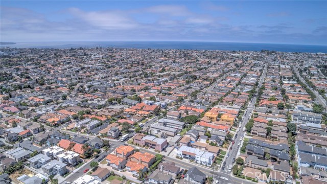 2206 Harriman Lane, Redondo Beach, California 90278, 4 Bedrooms Bedrooms, ,3 BathroomsBathrooms,Residential,Sold,Harriman,SB17178219