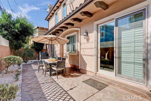 2207 Mackay Lane, Redondo Beach, California 90278, 4 Bedrooms Bedrooms, ,3 BathroomsBathrooms,Residential,Sold,Mackay,SB20220228