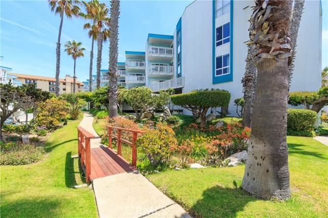 640 The Village, Redondo Beach, California 90277, 1 Bedroom Bedrooms, ,1 BathroomBathrooms,Residential,Sold,The Village,PV18253400