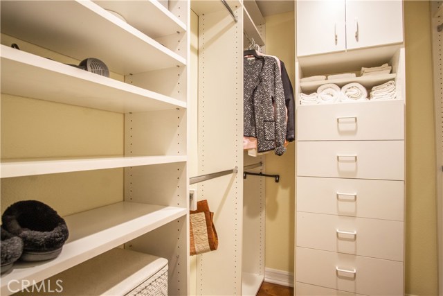 WALK-IN CLOSET WITH ORGANIZERS