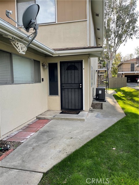 Detail Gallery Image 1 of 1 For 139 Sinclair Ave #2,  Upland,  CA 91786 - 2 Beds | 1 Baths