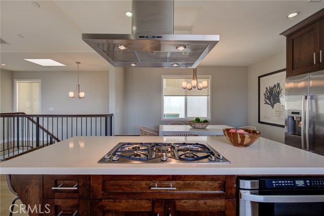 931 1st Street, Hermosa Beach, California 90254, 3 Bedrooms Bedrooms, ,2 BathroomsBathrooms,Residential,Sold,1st,SB19229555