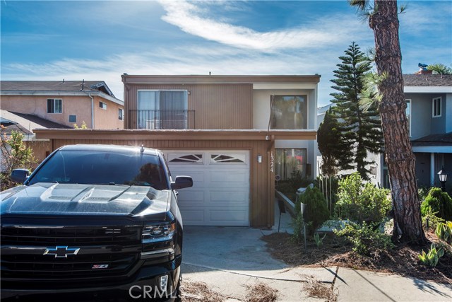 1324 Amethyst Street, Redondo Beach, California 90277, ,Residential Income,Sold,Amethyst,SB18287413