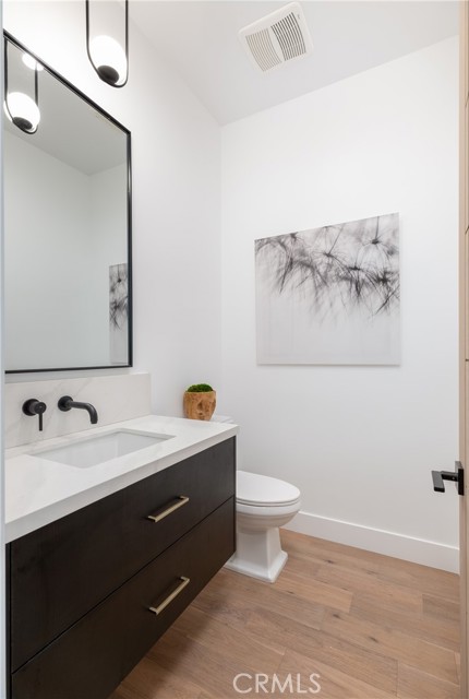 2003 Gates Avenue, Redondo Beach, California 90278, 4 Bedrooms Bedrooms, ,4 BathroomsBathrooms,Residential,Sold,Gates,SB21078366