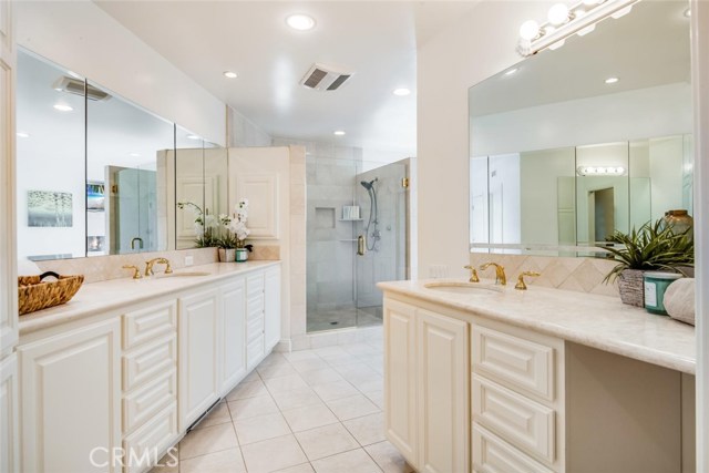 4600 Rollando Drive, Rolling Hills Estates, California 90274, 5 Bedrooms Bedrooms, ,4 BathroomsBathrooms,Residential,Sold,Rollando,PV19270515