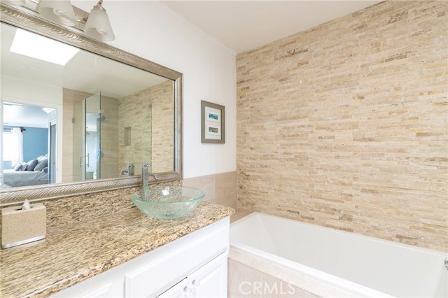 727 Lucia Avenue, Redondo Beach, California 90277, 3 Bedrooms Bedrooms, ,2 BathroomsBathrooms,Residential,Sold,Lucia,SB17222950