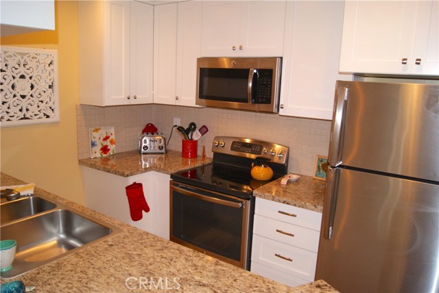 660 The Village, Redondo Beach, California 90277, 1 Bedroom Bedrooms, ,1 BathroomBathrooms,Residential,Sold,The Village,SB17140447