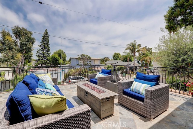 2615 Laurel Avenue, Manhattan Beach, California 90266, 5 Bedrooms Bedrooms, ,3 BathroomsBathrooms,Residential,Sold,Laurel,SB20122335