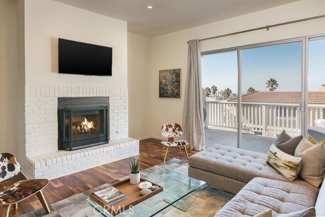 222 Guadalupe Avenue, Redondo Beach, California 90277, 4 Bedrooms Bedrooms, ,1 BathroomBathrooms,Residential,Sold,Guadalupe,SB19253760