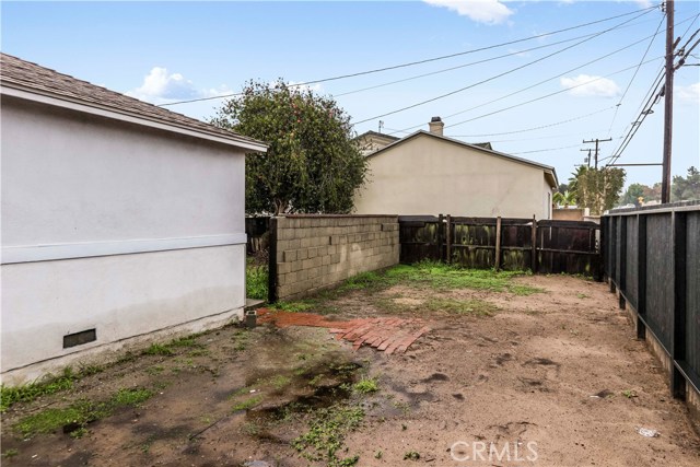 1813 Lynngrove Drive, Manhattan Beach, California 90266, 2 Bedrooms Bedrooms, ,Residential,Sold,Lynngrove,SB18291838