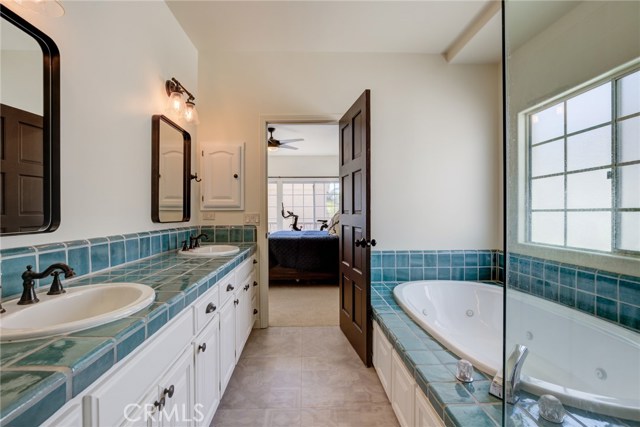 716 Lucia Avenue, Redondo Beach, California 90277, 3 Bedrooms Bedrooms, ,2 BathroomsBathrooms,Residential,Sold,Lucia,PV20207865